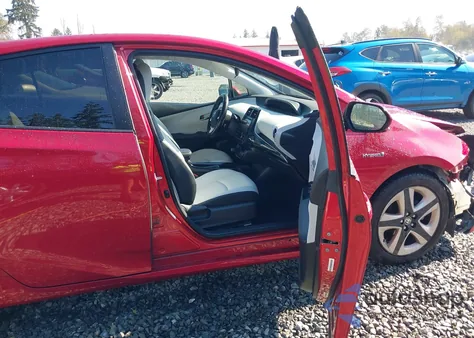 2017 Toyota Prius Three Touring z USA, uszkodzony, nr VIN JTDKARFU7H3532750